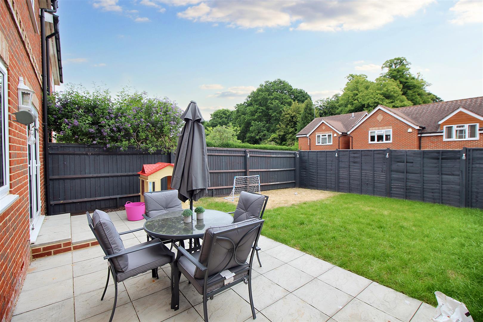 3 bed property in Riley Road, Reading